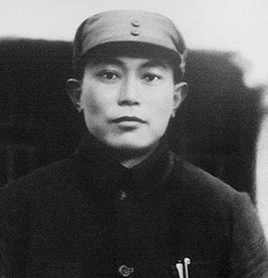 军长跳河自杀,军政治委员成正国级干部,比*向前徐**元帅级别还高