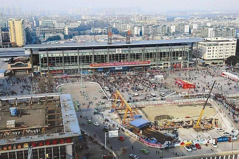 成都同根生,成都北门对比南门