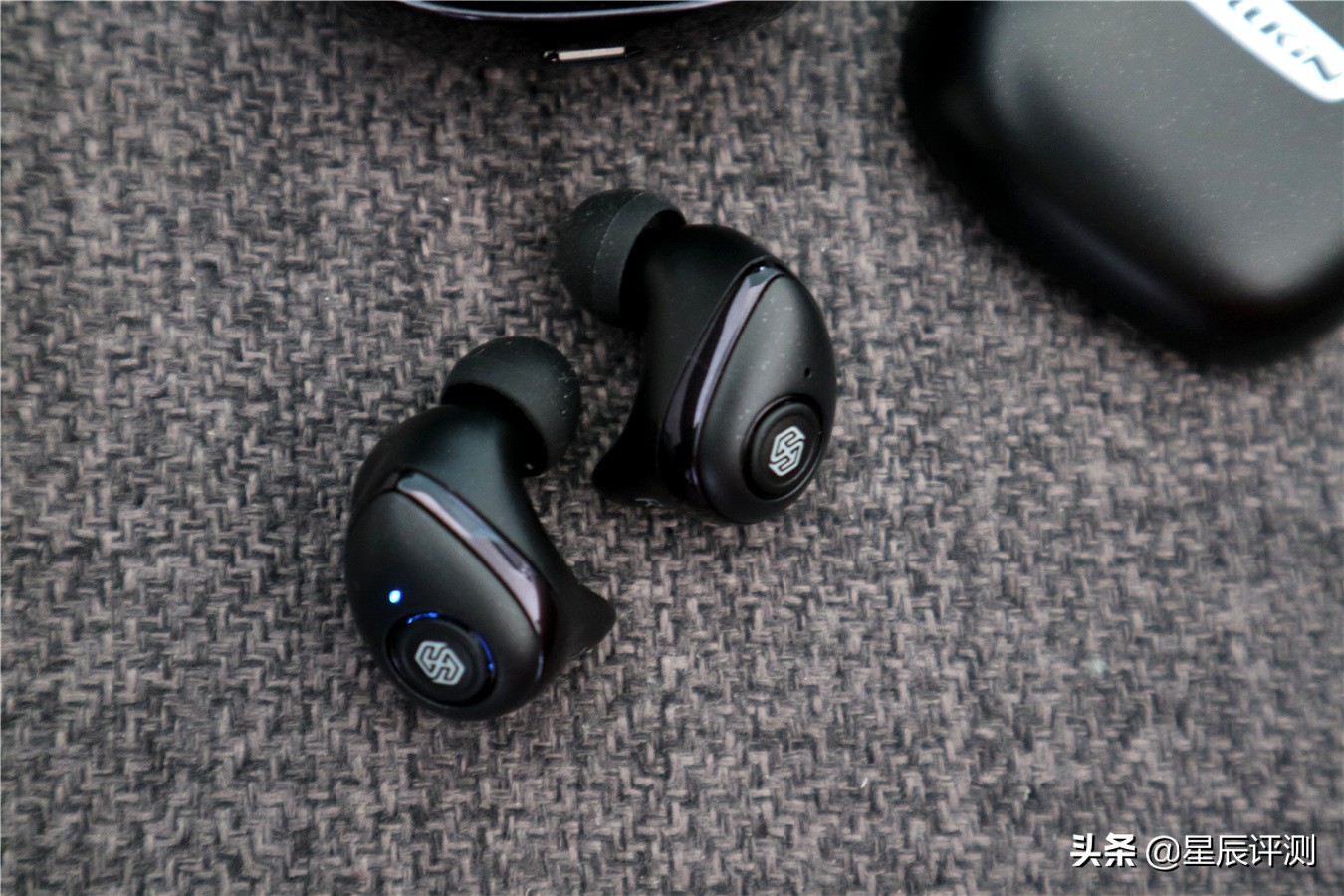 较低延迟，IPX5级防水，耐尔金NILLKINGOTWS蓝牙耳机体验