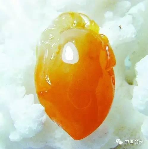 从8亿天价玻璃看翡翠市场上的“替身”