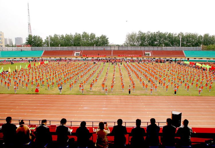 名校就是不一样,许昌市建设路小学2019年春季运动会开幕式美爆了