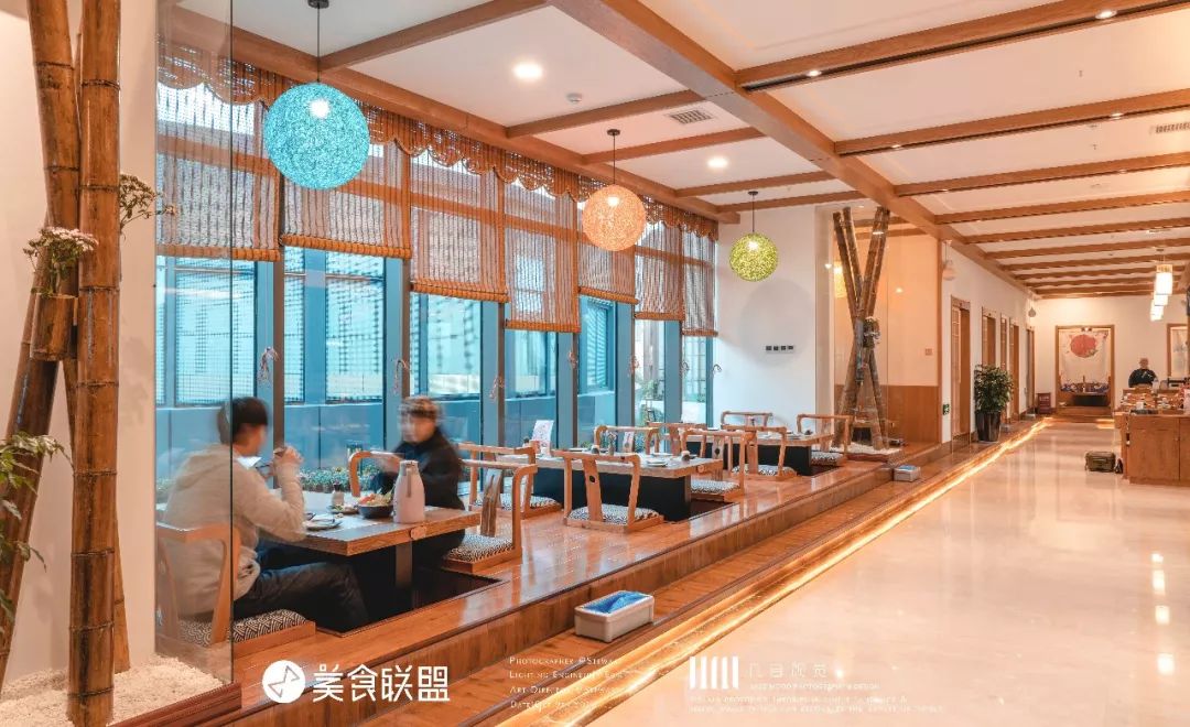 昆明唯一屋顶清真居酒屋，居然还能吃到活鳗鱼，48元清酒喝到嗨