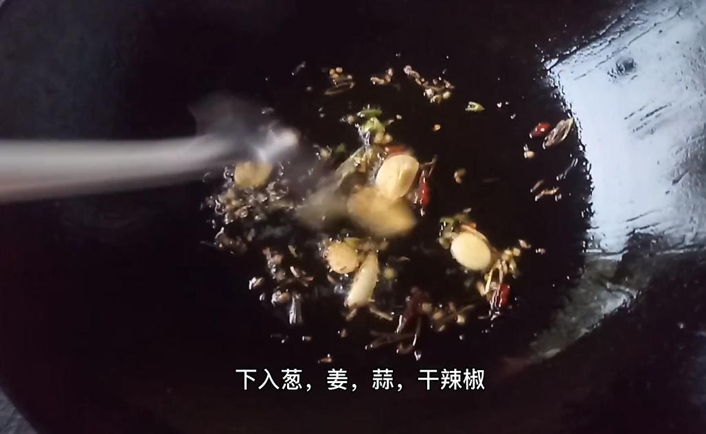 徐州好吃的辣子鸡和韭菜炒河虾,美食家常菜韭菜炒河虾太好吃了