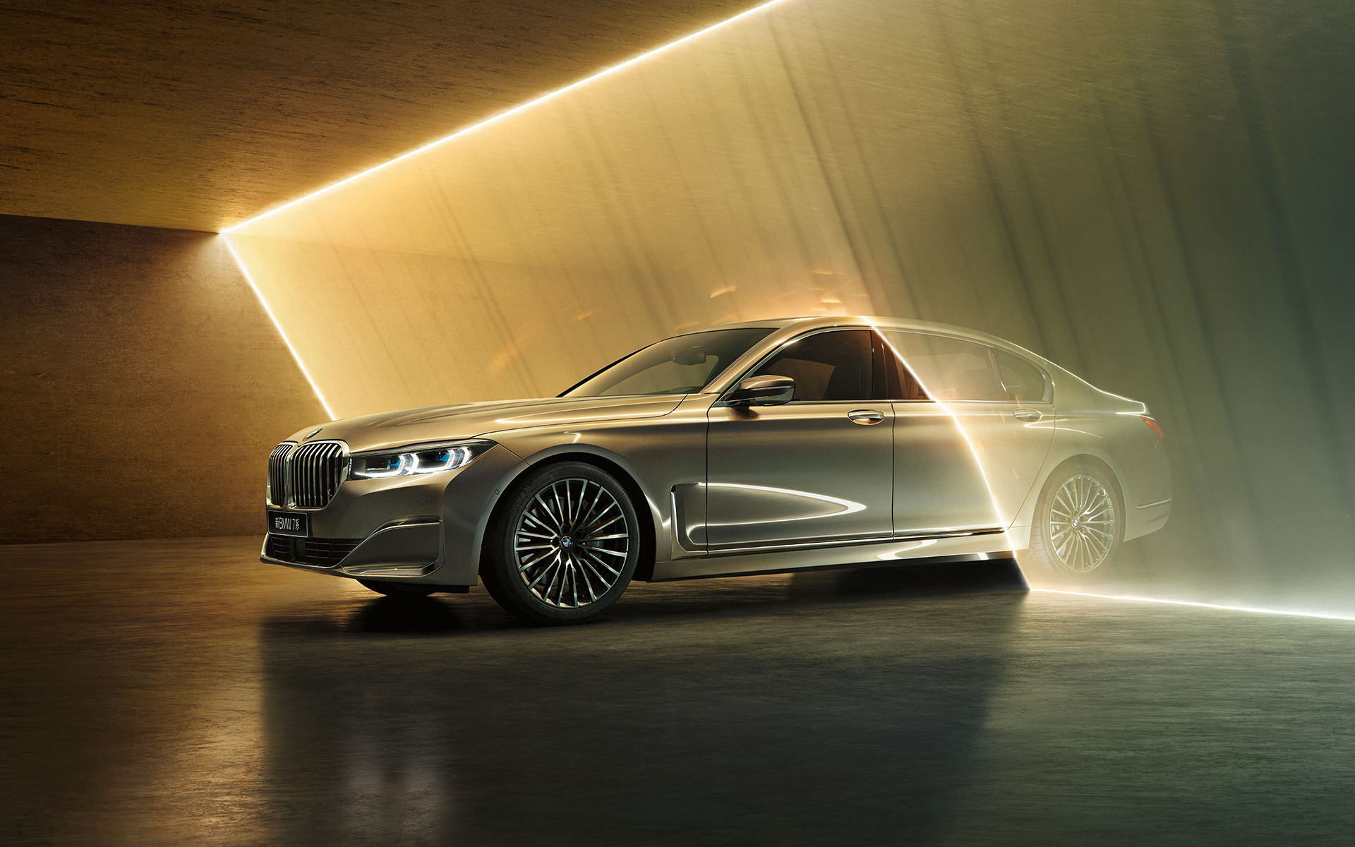 84万的奔驰S级和跌幅超10万的宝马七系，还是奔驰有面子