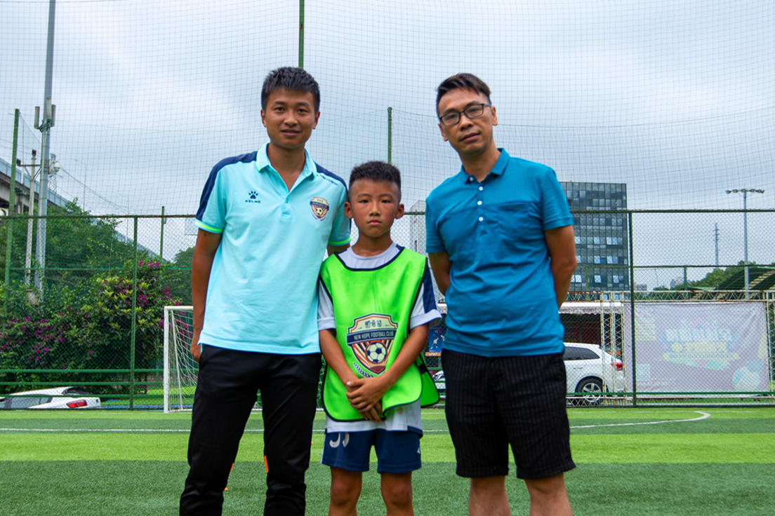 10岁足球青训的训练,刚刚接触足球的孩子的青训细节