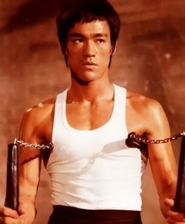 陈国坤少林足球模仿李小龙,李小龙扮演者陈国坤先生视频