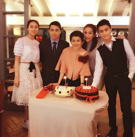 赌王四太两个儿子照片,赌王四太与小女儿关系好不好