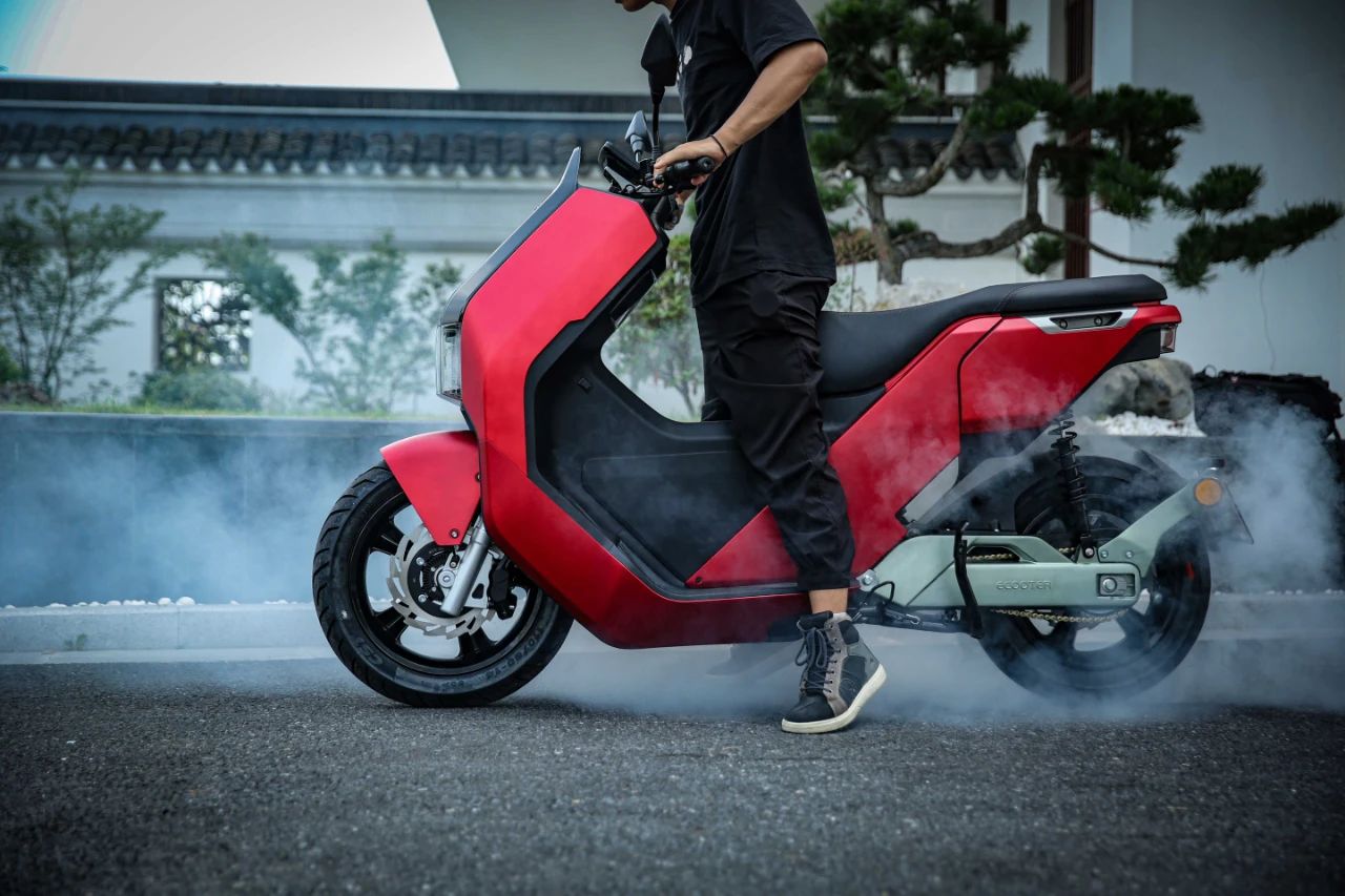 轮毂电机没有中置电机有劲,轮毂电机为什么中置电机体积大