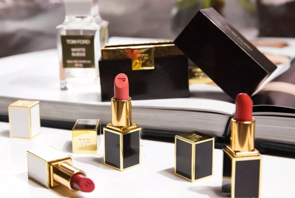 tf哪款口红显白适合黄皮素颜,tf20和160哪个色号显白