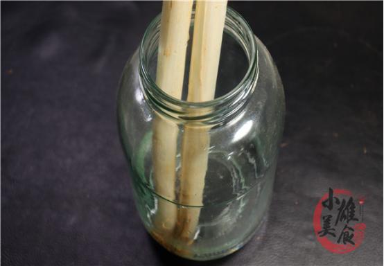 保存大葱最简单的方法,保存大葱时上面的干黄叶怎么办