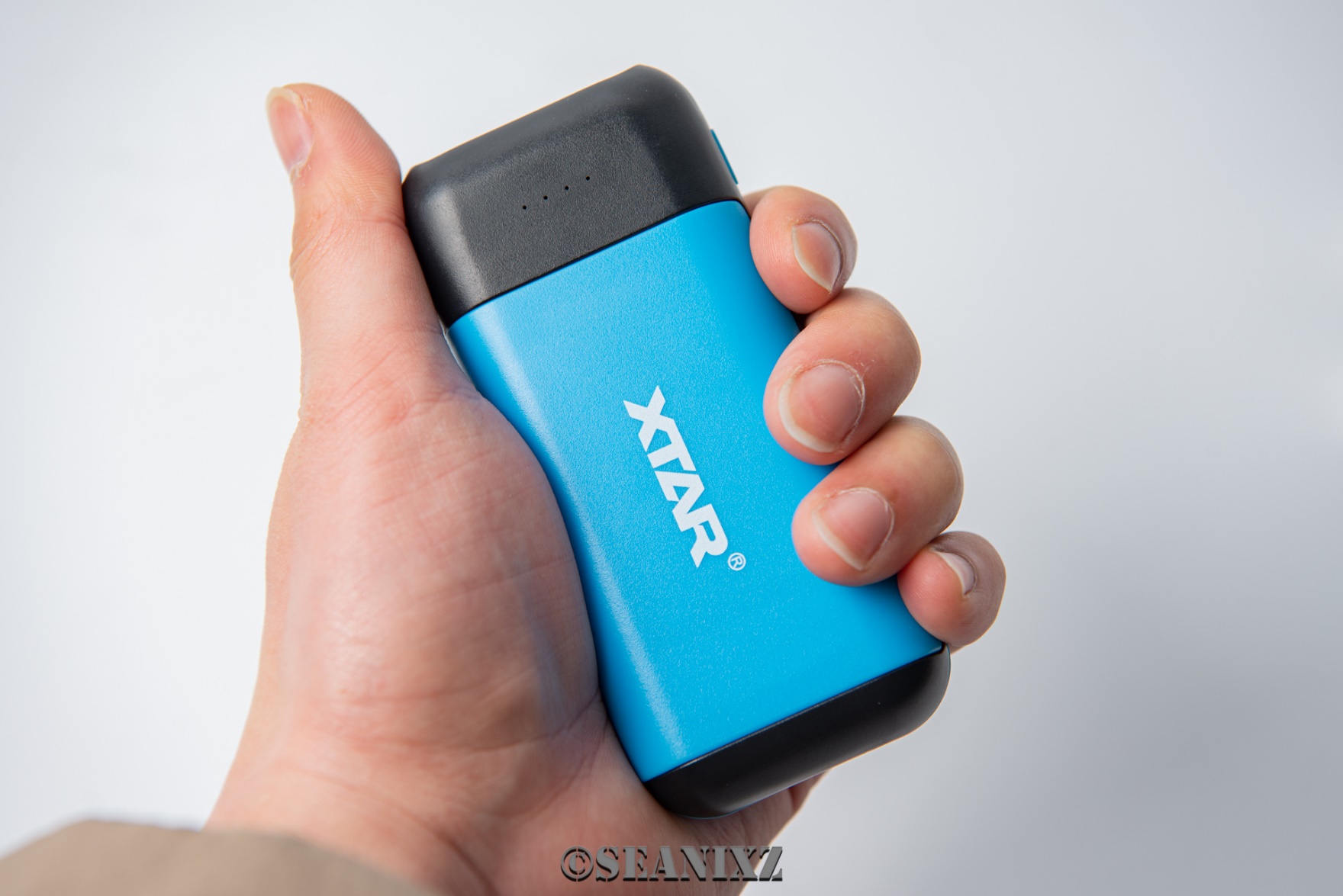 xtar18650充电宝怎么用,旧的18650电池能做一个充电宝吗