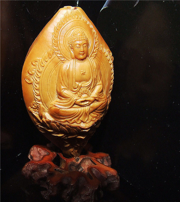 师父领进门，修行在个人——艺海核雕-黄树立的雕刻人生