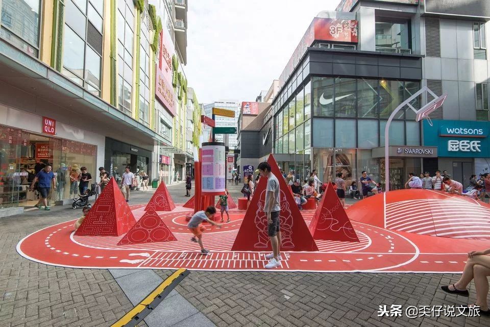 让人惊呆的篮球比赛,篮球场和足球场冲突对比