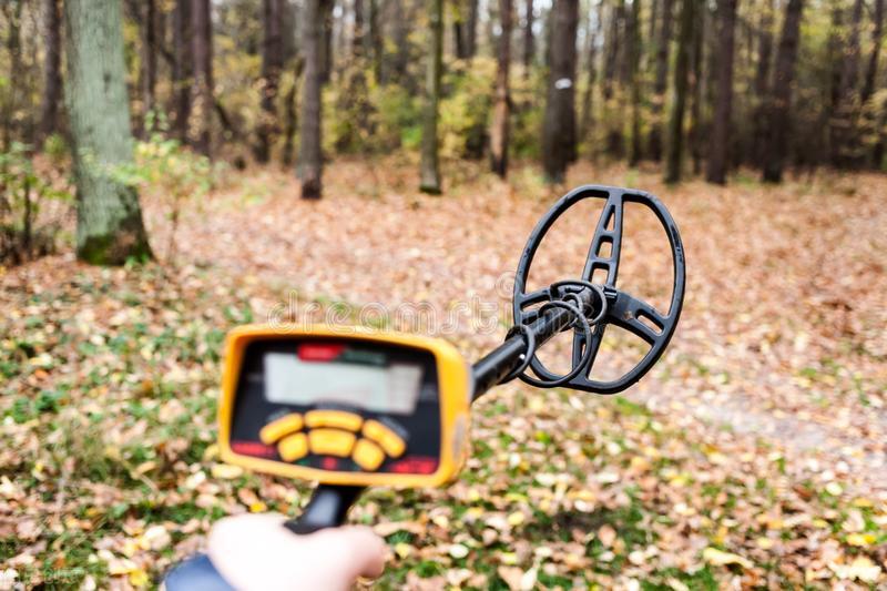 金属探测器真能探测出古董吗,金属探测仪真能探到古董吗