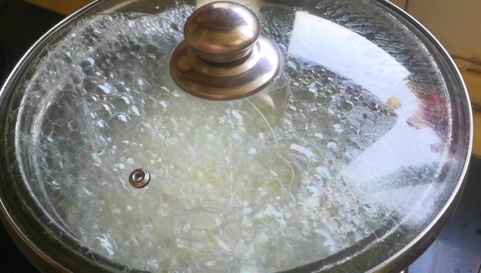 奶香又好喝的南瓜粥,紫薯南瓜粥制作