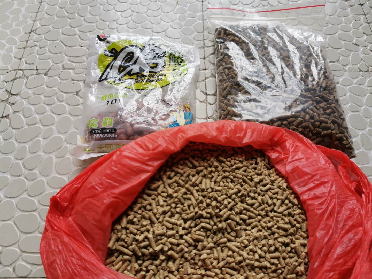 如何钓鲮鱼教你一招,钓鲮鱼饵料怎么搭配