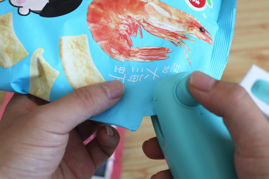 折叠封口零食袋妙招,封口机小型家用零食专用封口器