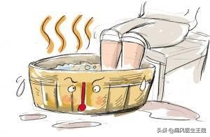 每天都用热水泡脚对痛风有好处吗,痛风用艾叶姜花椒泡脚有什么功效