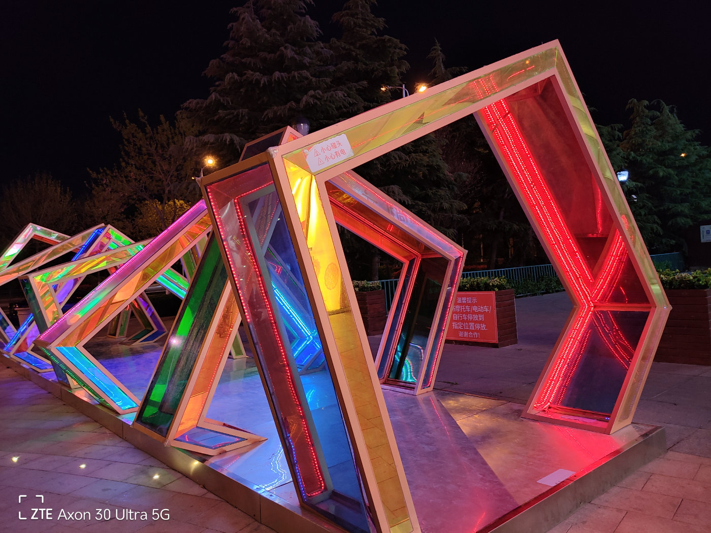 中兴axon30ultra和vivox70pro,中兴axon30ultra航天版发布会