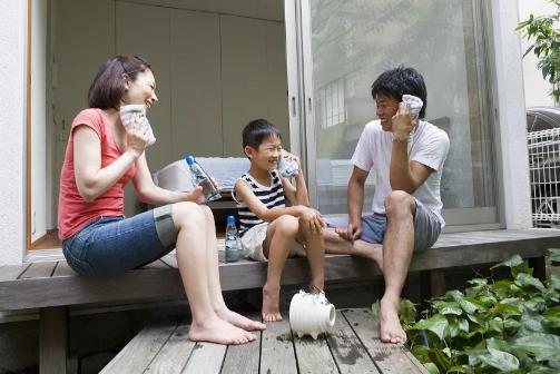 夏季出汗多其实是病怎么补才有效,夏季出汗多多留意这3处异常出汗