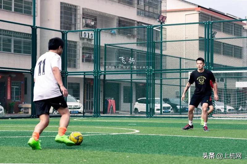 林丹野球场秀足球,林丹回到球场赢了