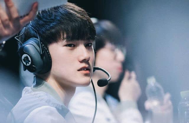 宝蓝为什么很多人喜欢,宝蓝为什么叫奶味蓝