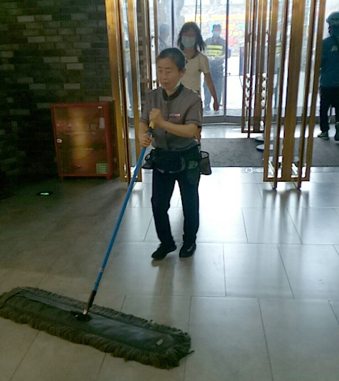 安逸品质服务，荣获锦旗赞誉