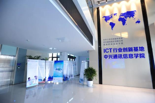 泰职应用电子技术,泰职院计算机