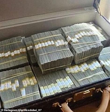 美国男子假扮沙特王子行骗,美国男子伪装富豪骗女性