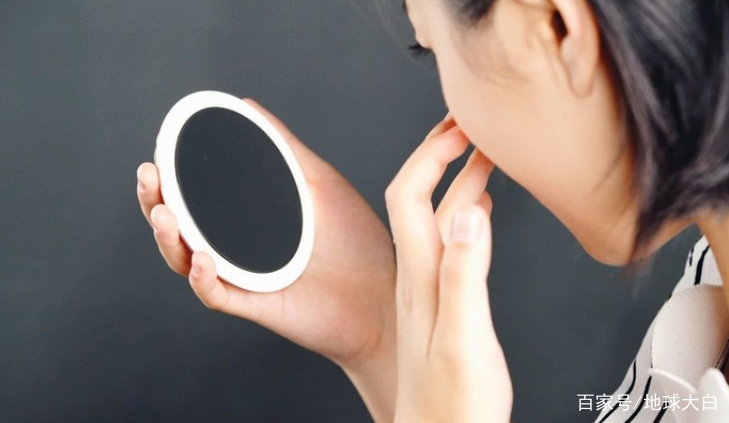 去卫生间用“WC、toilet”已经out了，教你一种更含蓄的表达！