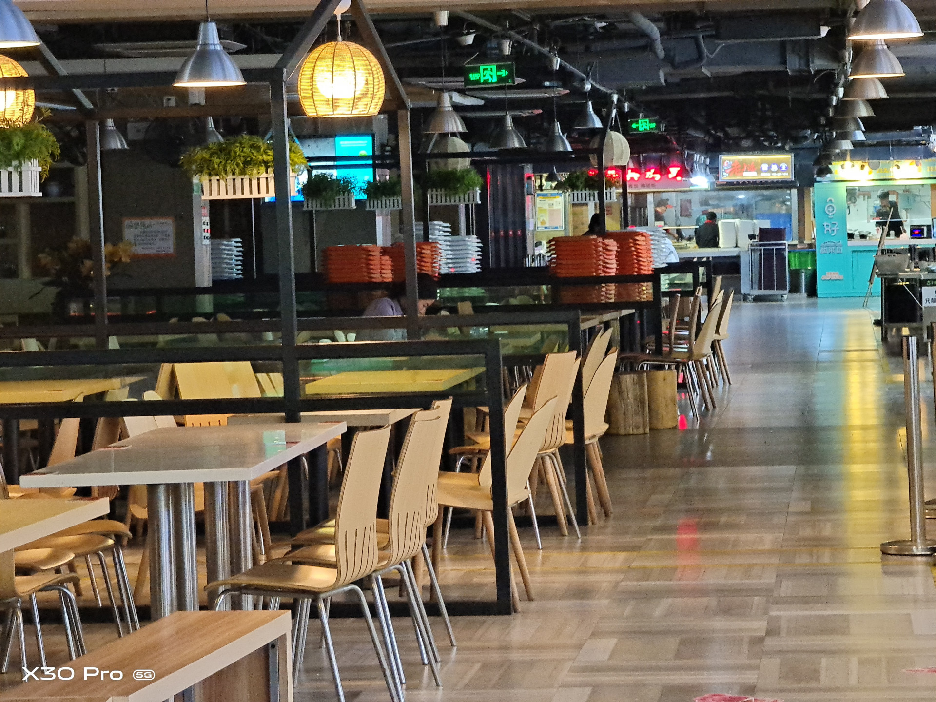 vivox30pro搭载三星5g芯片980,vivox30pro是第一款5g手机