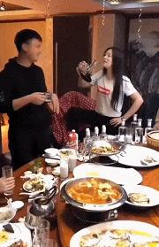 搞笑gif你们这些城里人太会玩了,搞笑gif逗比的世界你永远理解不了