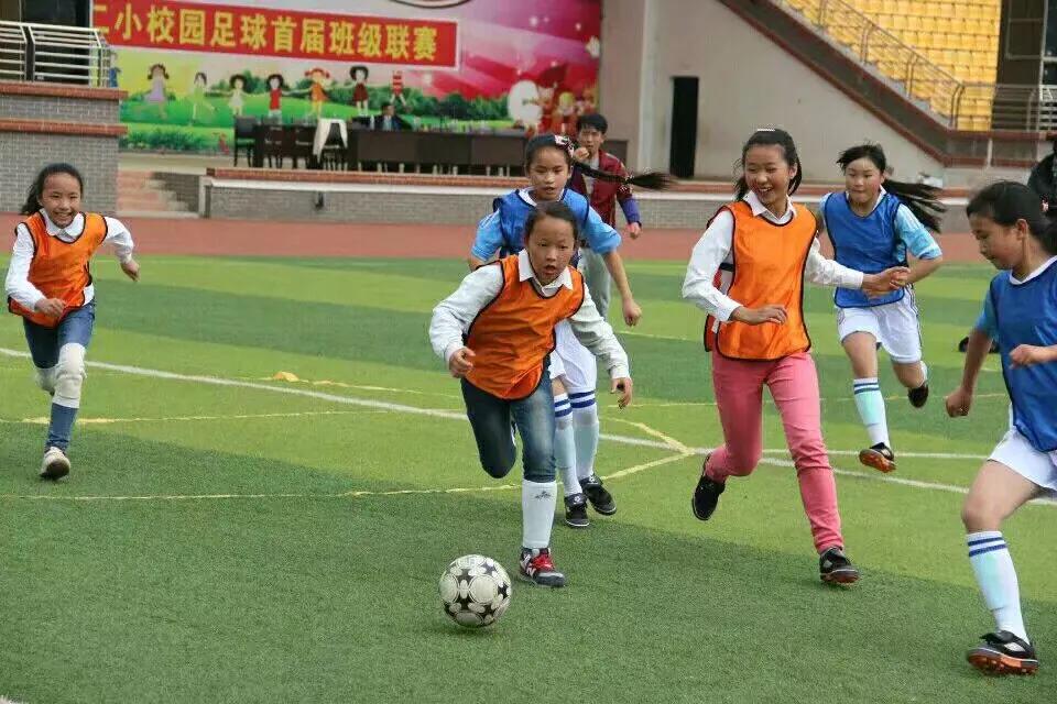 会理县城关二小校歌,会理二小二年级足球队