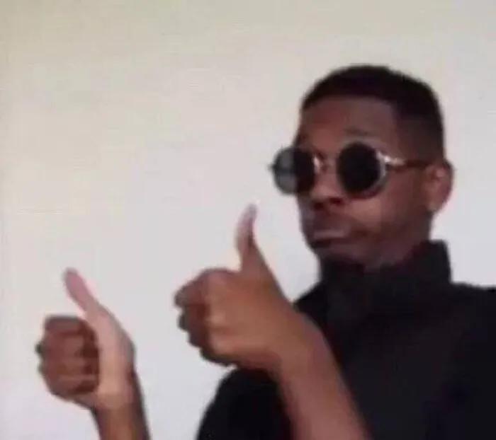 默默哭的表情包,哭得很伤心的可爱表情包