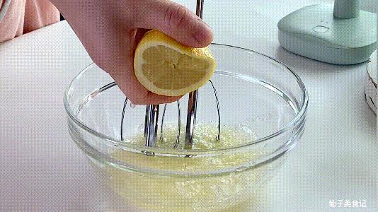 肉松蛋糕怎么做不掉皮？教你1个小技巧，简单易学0失败