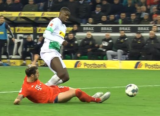 拜仁0比5惨败门兴首发,拜仁五球惨败门兴