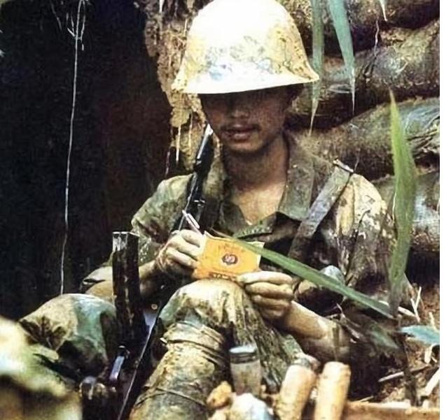 越战老山战士抽什么烟？老兵回忆：上了前线，老婆寄的包裹总有烟