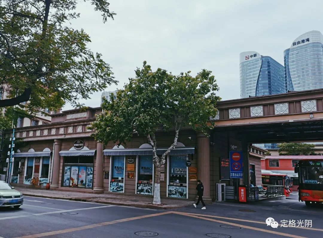 这里欧式建筑遍布，曾是青岛的“华尔街”，青岛这条老街值得一看