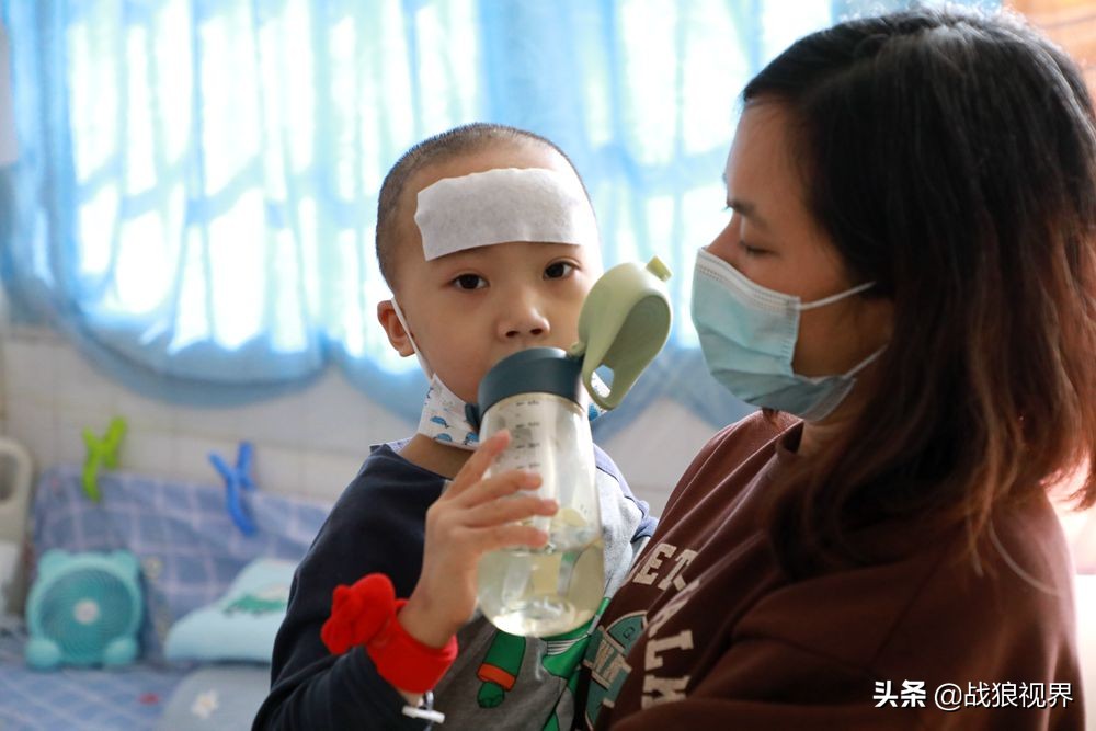 男童骨髓移植,男童捐骨髓救姐姐