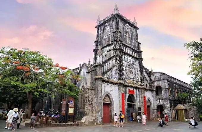 北海涠洲岛火山国家地质公园观赏,游览北海涠洲岛火山口地质公园