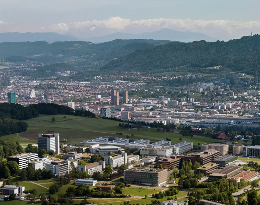 从这所排名超藤校的大学，看瑞士的未来教育理念