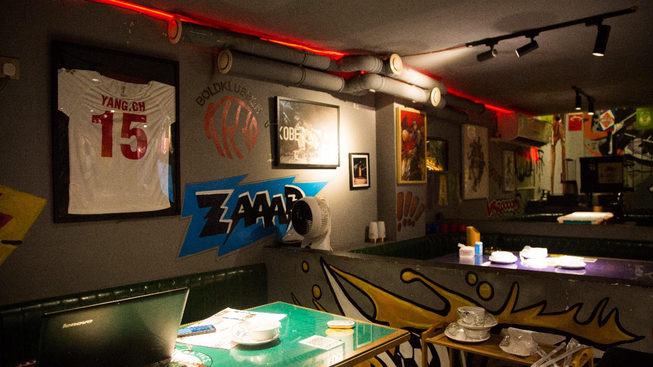 这家球迷必打卡胜地赢了！用牛蝎子锅+撸串，解锁夏日夜晚方式