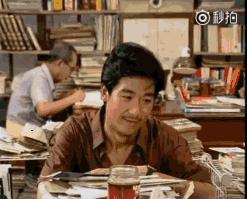 葛大爷回看以前的比赛,葛大爷下班时候的日常