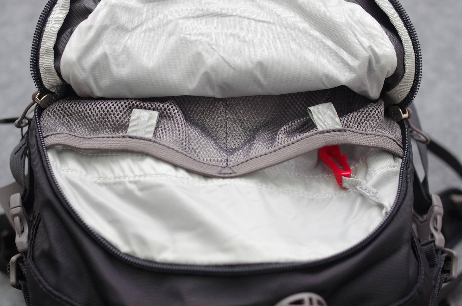 旅游登山必备的装备有哪些,户外徒步登山带什么