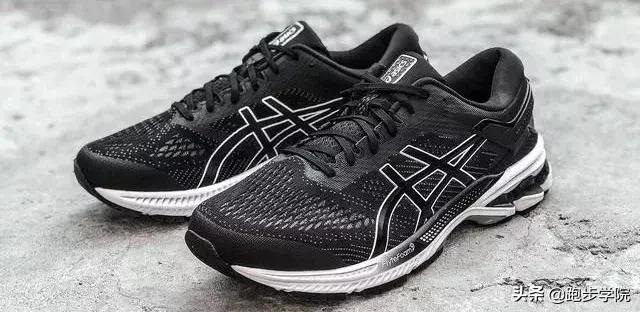 训练跑步鞋应该怎么选,刚入门跑步如何选择跑鞋