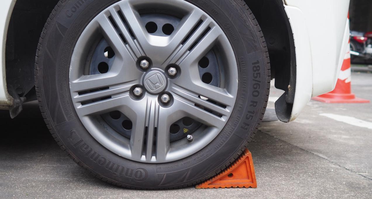 保养汽车要不要拿着保养手册,收藏汽车需要哪些手续