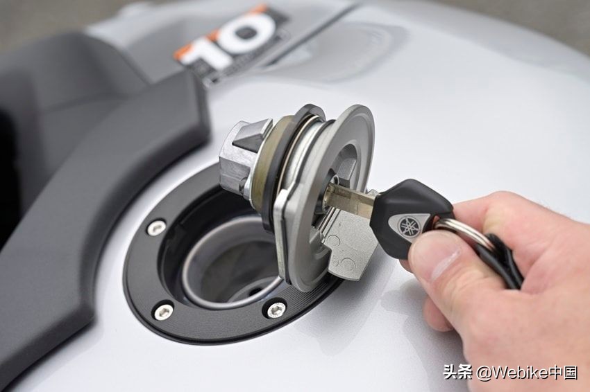 闆呴┈鍝坱racer9鍥藉唴鍞环,闆呴┈鍝坱racer9gt璇勬祴