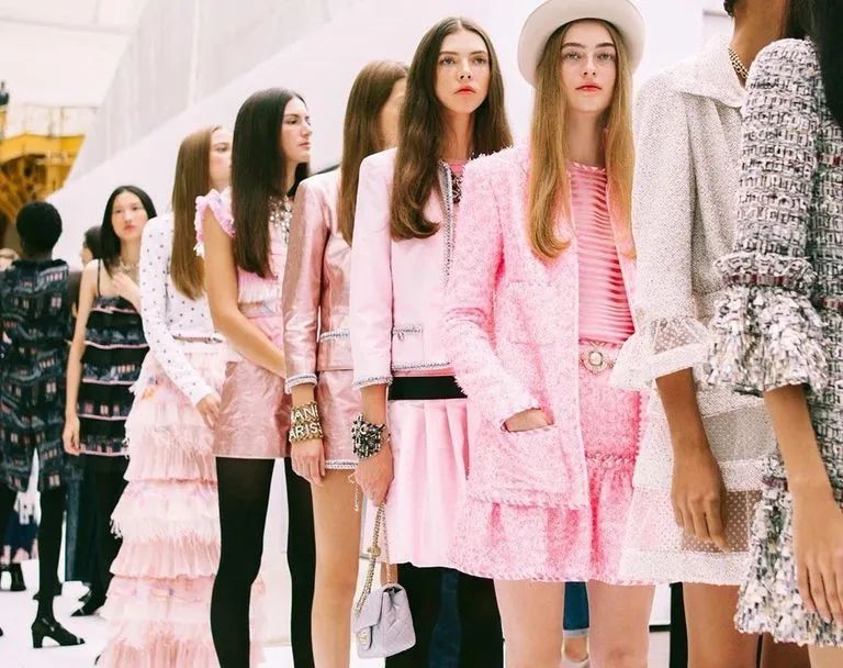 惊!疫情之下,Lv、Gucci等大牌居然一起改行了?