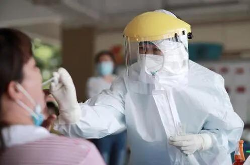 「12.2新闻速递」浸大学生会会长方仲贤被捕;《我和僵尸有个约会》重启;澳门11月*彩博**收入下挫七成