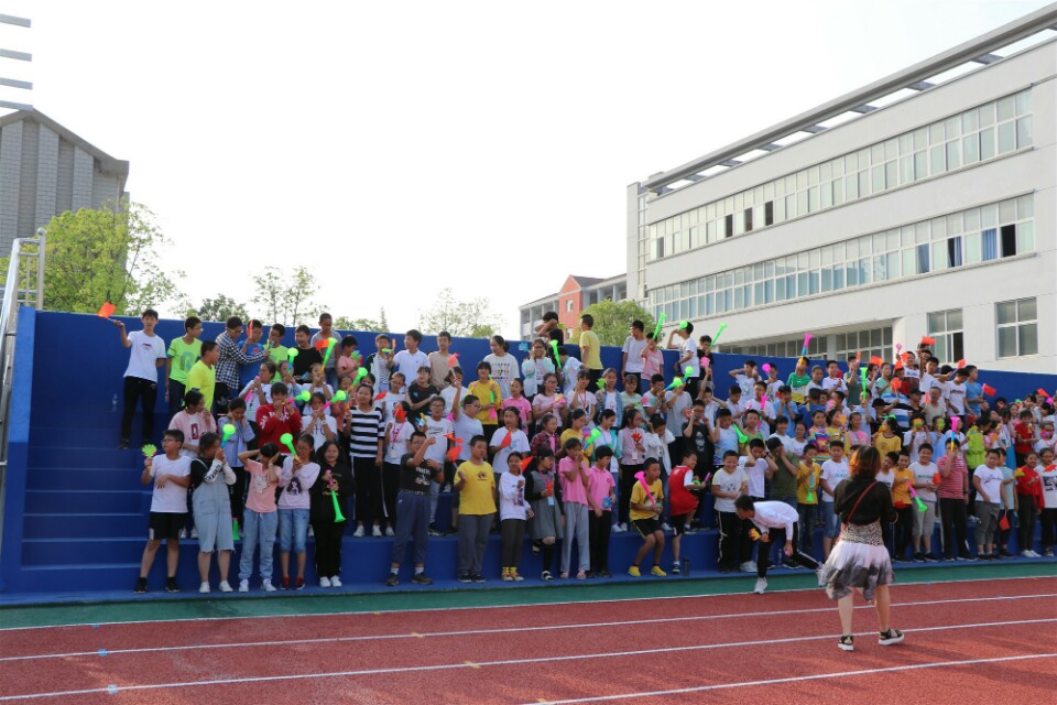 东至大渡口中学一一七秩赓传薪火.球赛献礼中华